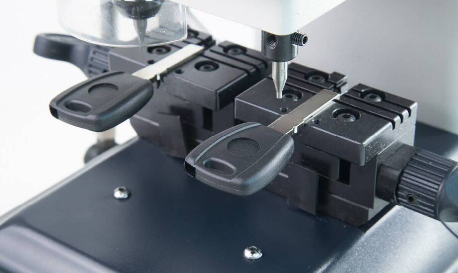 Jakie są najczęstsze wyzwania związane z dorabianiem kluczy do pojazdów dostawczych?