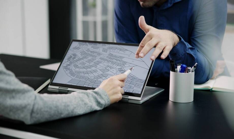 Co rzeczoznawcy biorą pod uwagę przy wycenie nieruchomości komercyjnych?