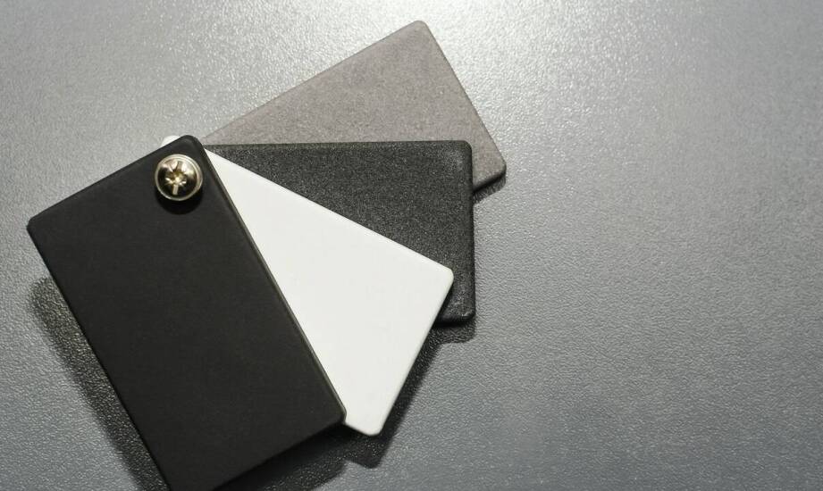 Jak powlekanie przemysłowe wpływa na bezpieczeństwo materiałów bazowych?