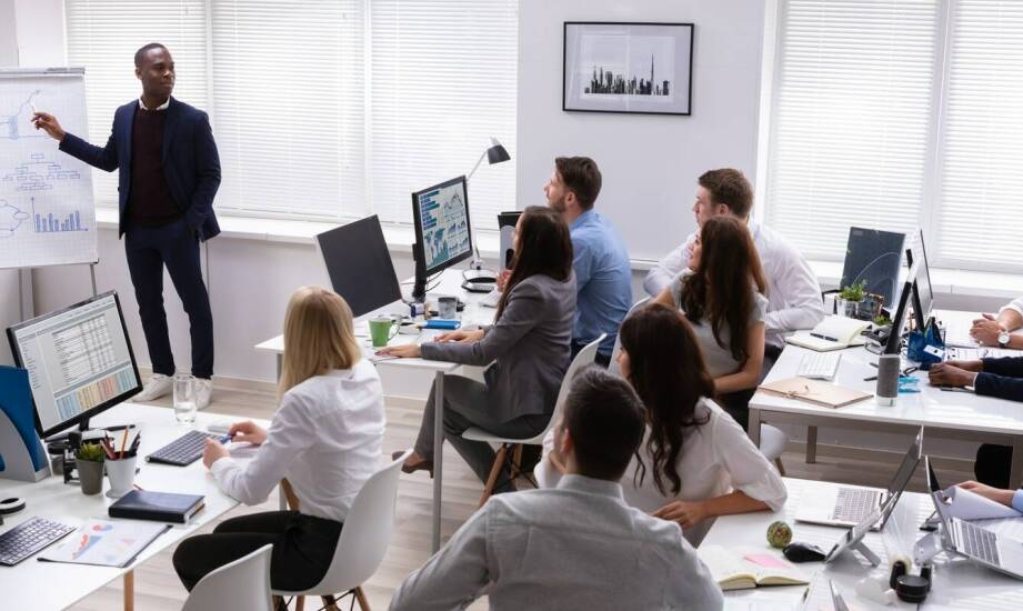 Jak wdrożenie usług BHP i PPOŻ wpływa na kulturę bezpieczeństwa w firmie?