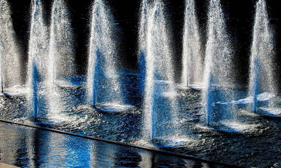 Jak technologia wpływa na personalizację projektów fontann?