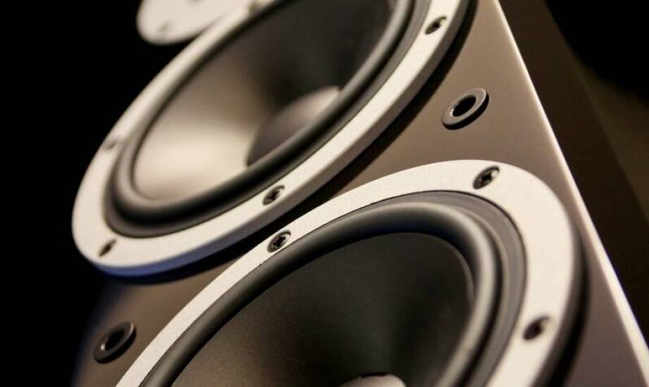 Zastosowanie wzmacniaczy mocy w integracji z inteligentnymi systemami audio