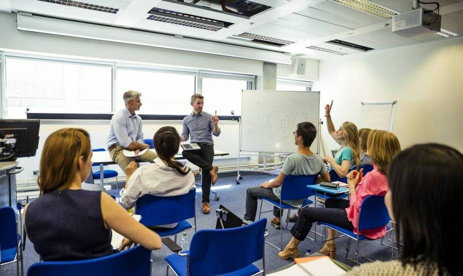 Efektywność nauki w programach MBA dzięki dostępowi do materiałów dydaktycznych online