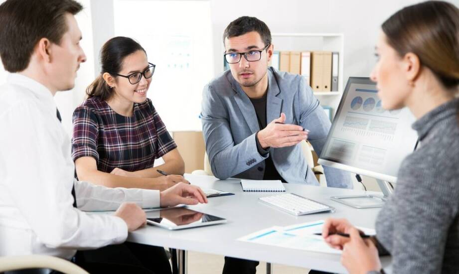 Automatyzacja procesów dzięki integracji kart pracy sprzętu z systemami IT