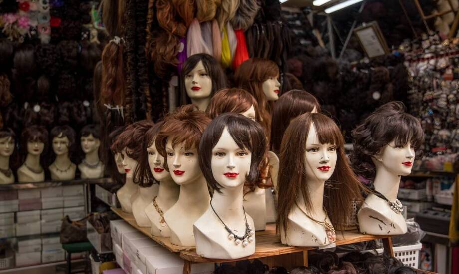 Czy peruki naturalne są odpowiednie na każdą porę roku?