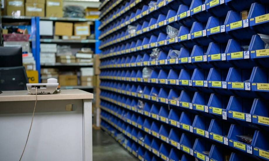 Jak beczki plastikowe 200l wspierają optymalizację przestrzeni magazynowej?