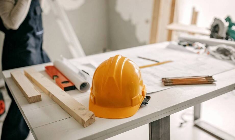 Zastosowanie norm w projektowaniu stopni włazowych do studni - co warto uwzględnić?