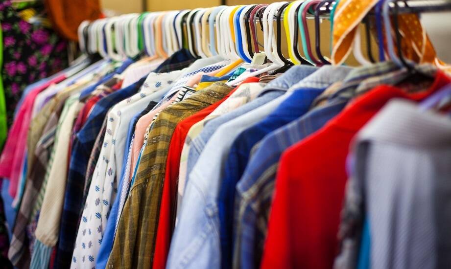 W jaki sposób importerzy odzieży używanej dbają o swoje relacje z klientami?