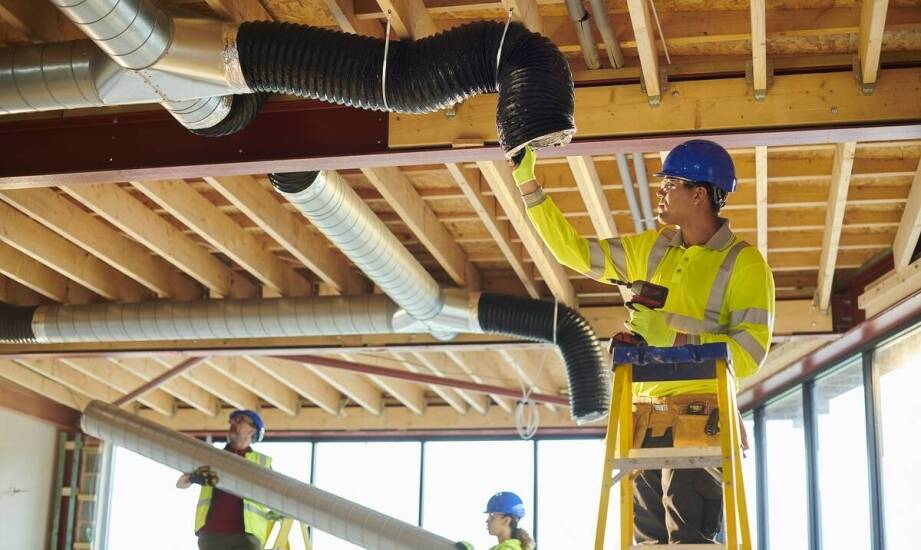 Innowacyjne systemy wentylacyjne w halach stalowych