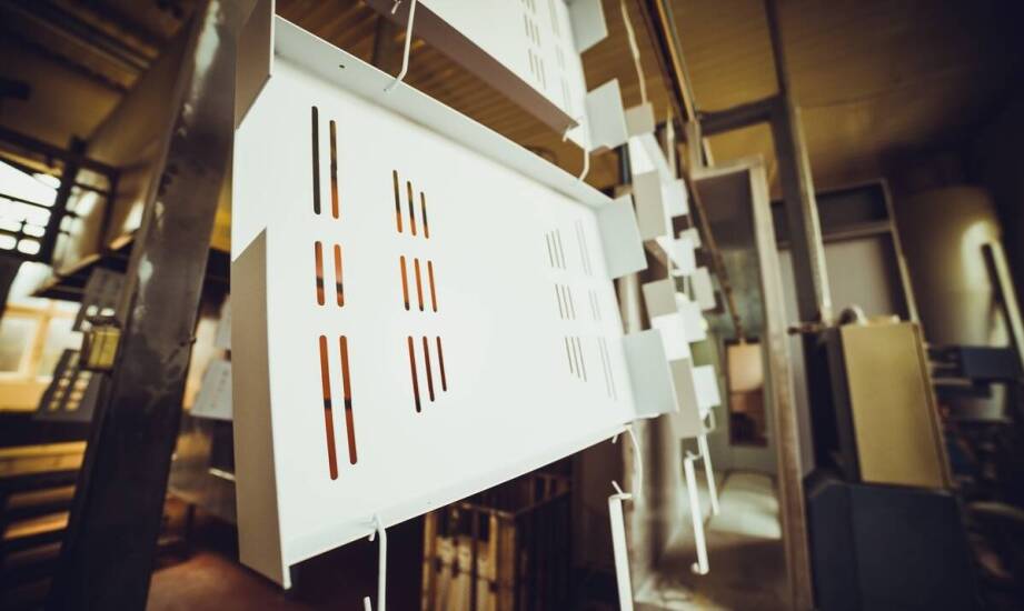 Jak wybrać najlepszą lakiernię proszkową do projektów meblowych?