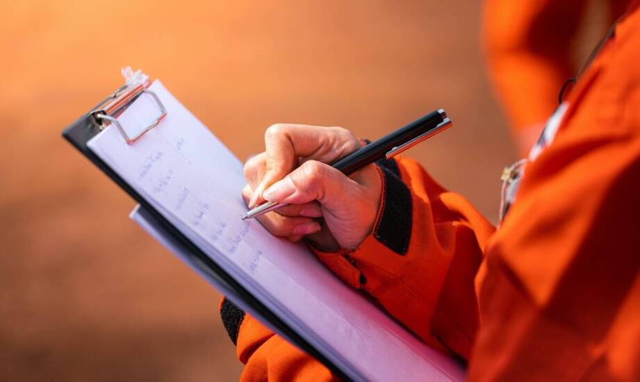 Jak protokoły wypadkowe przyczyniają się do redukcji incydentów?