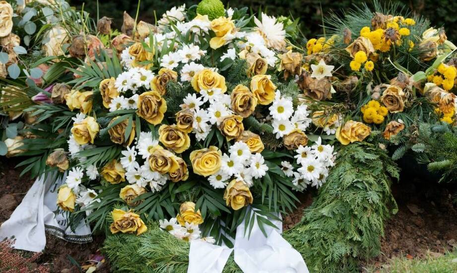 Jakie korzyści daje kompleksowa obsługa pogrzebu przez nasz zakład?