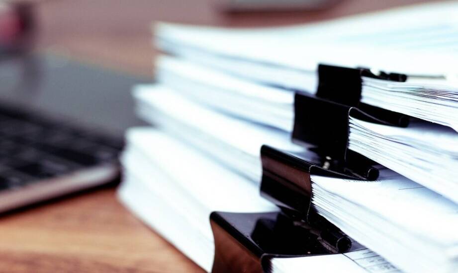 Praktyczne korzyści z prowadzenia dokumentacji kadrowej w kontekście BHP