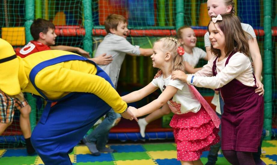 Plac zabaw dla dzieci podczas wesel - jakie atrakcje oferujemy?