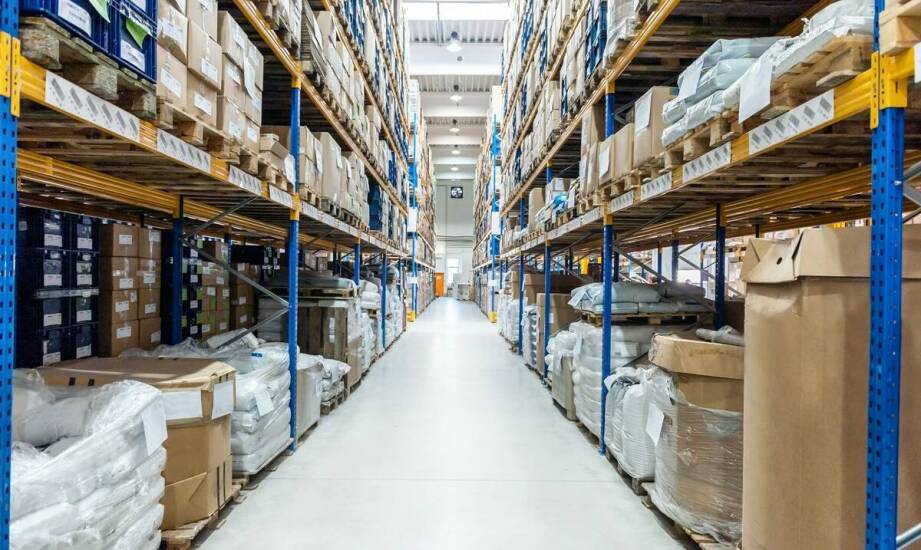 Czy Regały Mecalux są odpowiednie dla każdego typu magazynu?