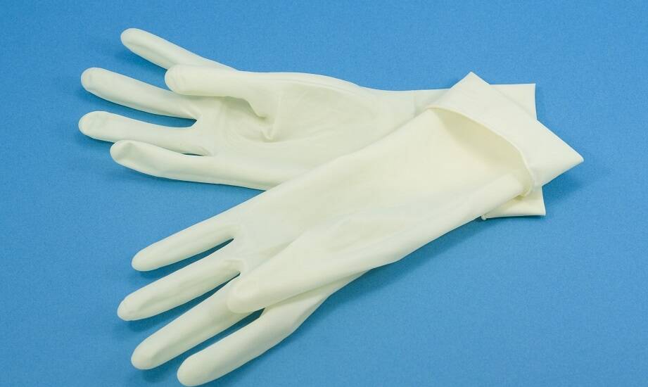 Jakie rękawice jednorazowe warto wybrać? Poradnik klienta sklepu medycznego