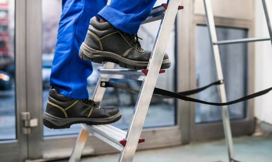 Drabiny aluminiowe rozsuwane – kluczowe aspekty użytkowania i konserwacji