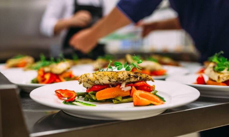 Optymalizacja kuchni w kontekście live cooking: jakie meble wybrać?