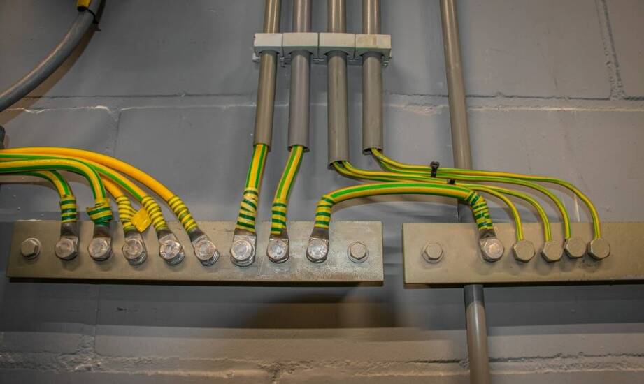 Przykłady zastosowań nowoczesnych muf kablowych w różnych branżach