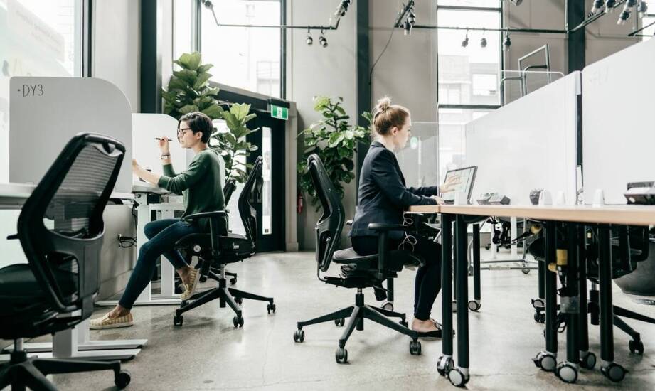 Tablice mobilne – praktyczne zastosowanie w przestrzeniach coworkingowych