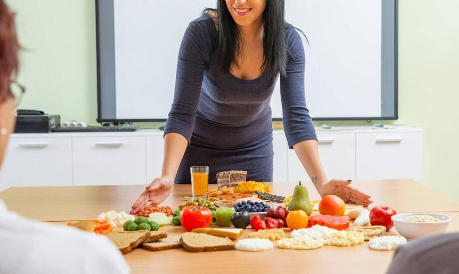 Jak polecany dietetyk radom dostosowuje diety do stylu życia pacjentów?