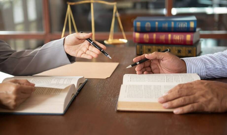 Jak przekłada się doświadczenie adwokatów z Konina na skuteczną obronę interesów klienta?