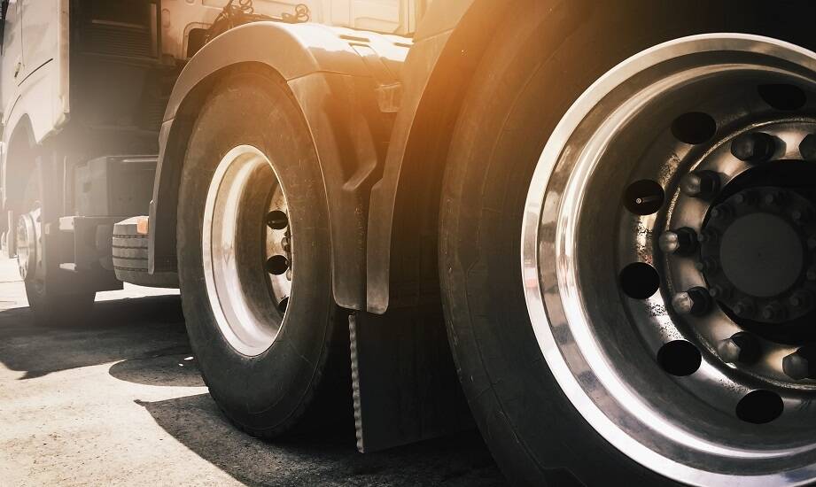 Oszczędność paliwa dzięki oponom 315/80 R22.5 – fakty i mity