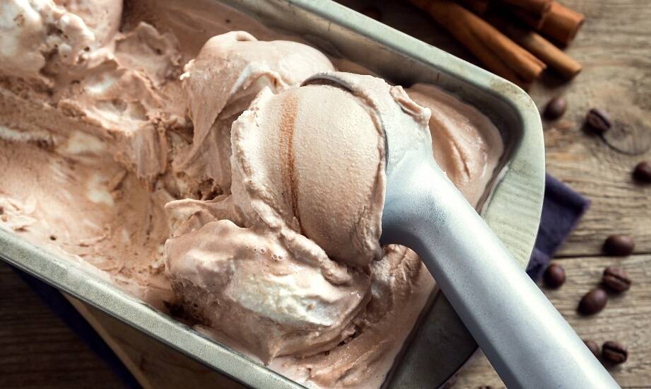 Jakie są zalety wyboru lodów rzemieślniczych na deser?