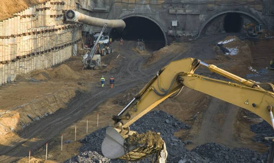 Prace ziemne na zamówienie – co obejmują kompleksowe zlecenia na takie usługi?