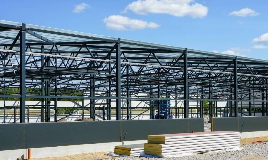 Darmowy montaż garaży blaszanych - jak to wpływa na decyzję zakupową?