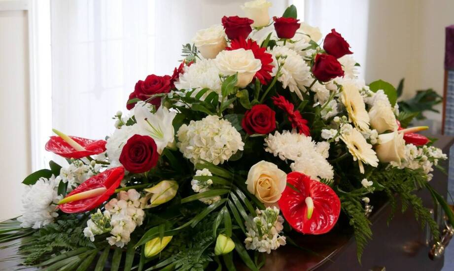 Rola florystyki w ceremonii pogrzebowej po kremacji