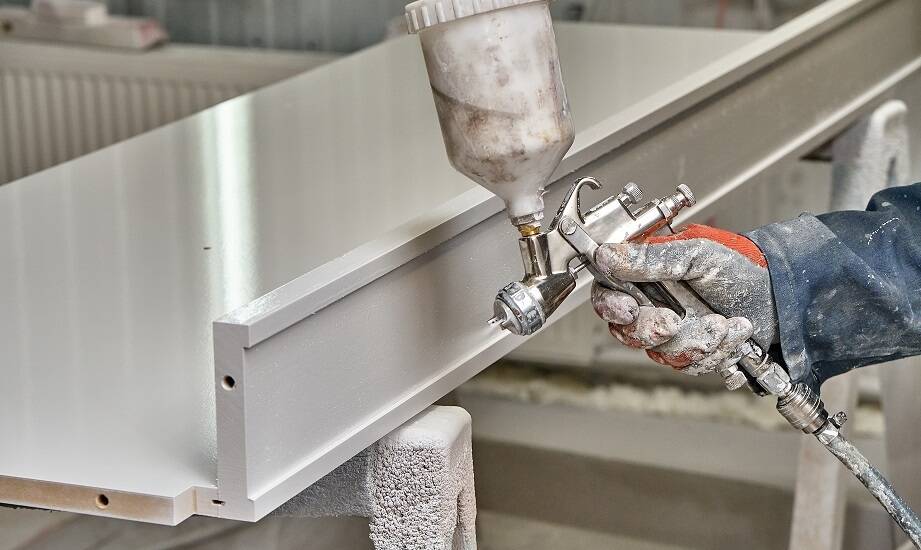 Nowoczesne techniki lakierowania frontów meblowych: Najnowsze trendy