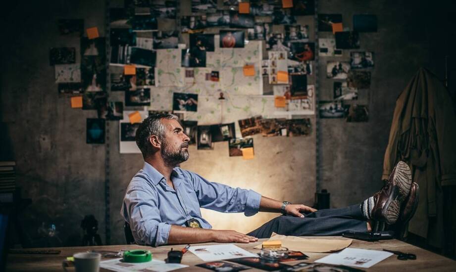 Współpraca psychologa online i detektywa w dochodzeniach dotyczących spraw osobistych