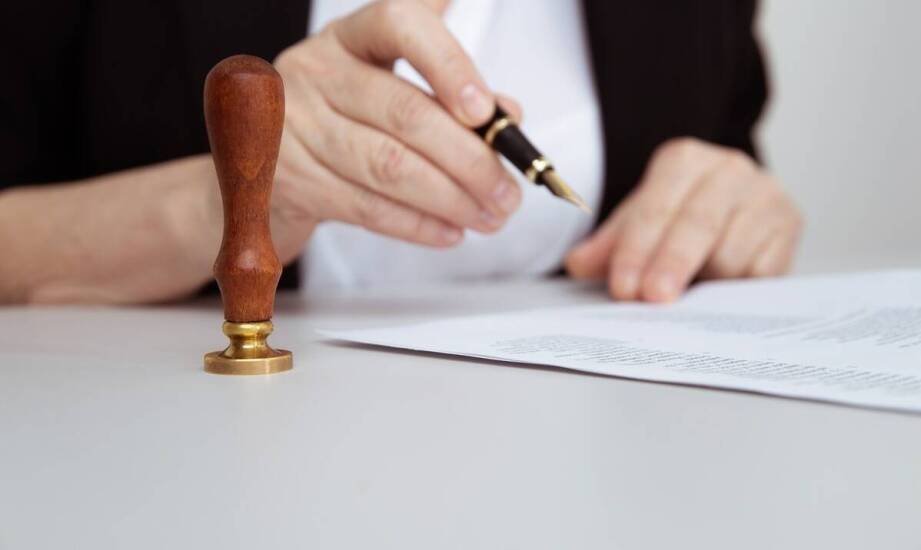 Procedury prawne przy przepisaniu mieszkania na pełnoletnie dziecko