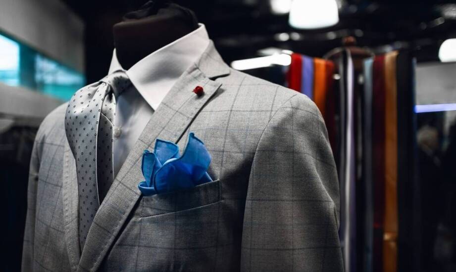 Sezonowe trendy w garniturach młodzieżowych męskich