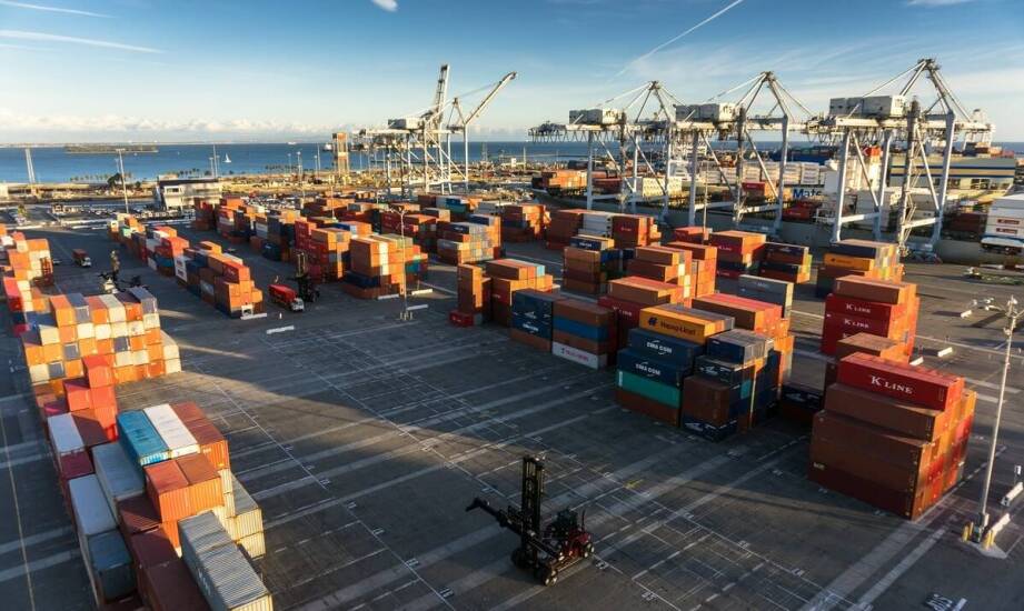 Efektywne metody załadunku i rozładunku z użyciem dźwigów łeba