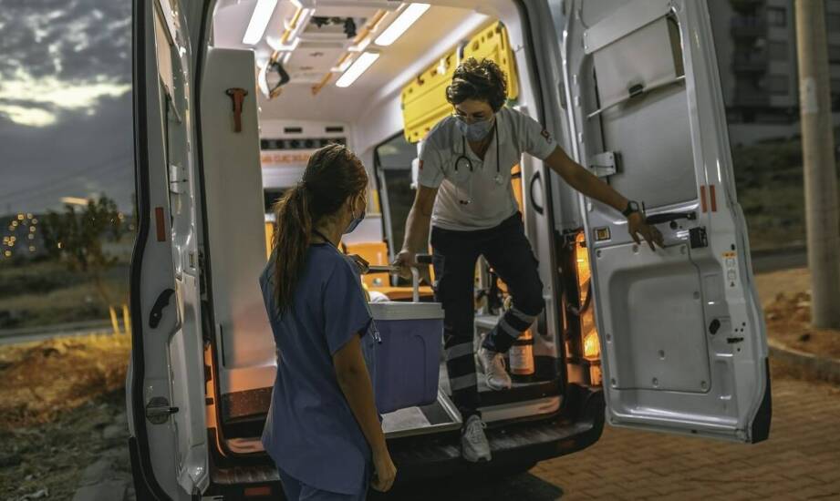 Współpraca z placówkami medycznymi - kluczowe aspekty i korzyści