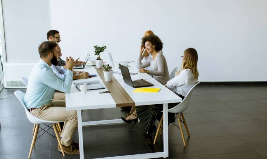 Zalety wynajmu pracowników przez agencję pracy