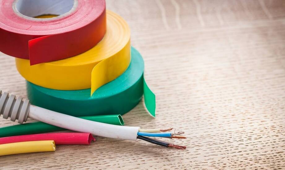 Taśma PCV biała jako kluczowy element w procesie izolacji termicznej