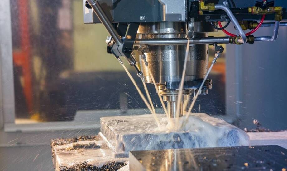 Jak ssawki do maszyn CNC mogą poprawić trwałość grawerunków na metalach?