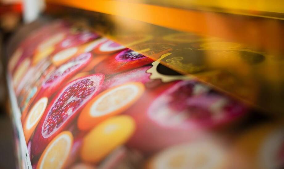 Wpływ personalizacji opakowań na sprzedaż ozdób świątecznych