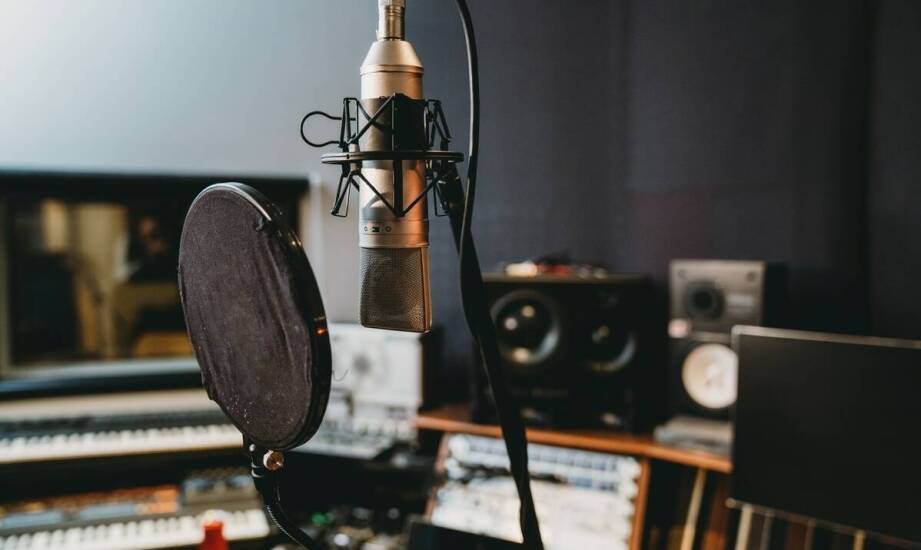 Wybór lektora: kluczowy element sukcesu produkcji audiobooka