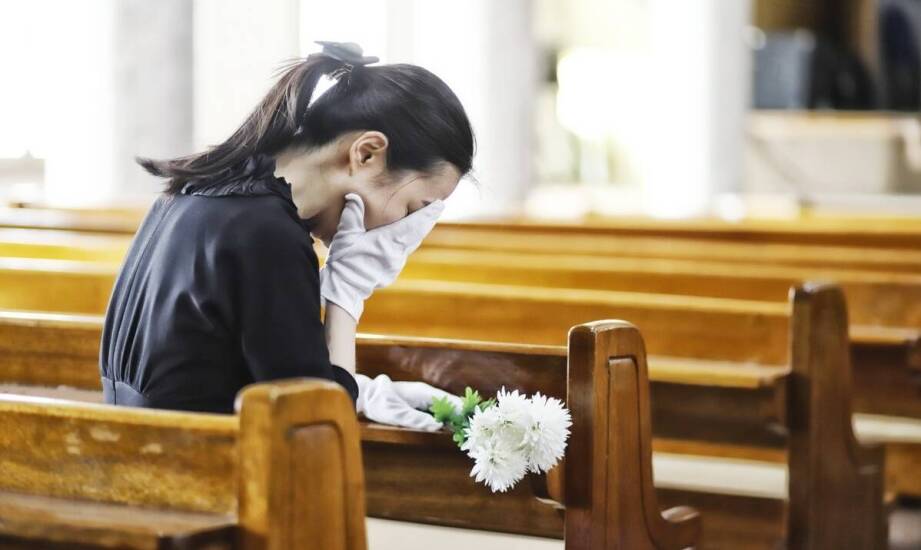 Jakie czynniki uwzględnić wybierając repertuar na skrzypce do ceremonii pogrzebowej?