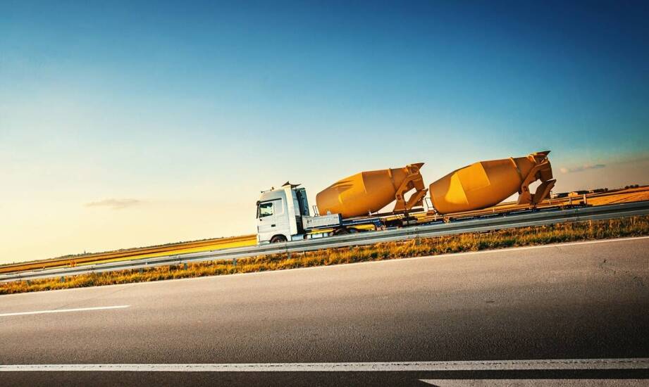 Rola transportu drogowego w łańcuchu dostaw: kluczowe aspekty i wyzwania