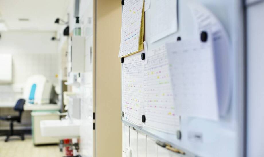 Jak zastosowanie certyfikowanych preparatów wpływa na standardy sanitarnych w biurach?