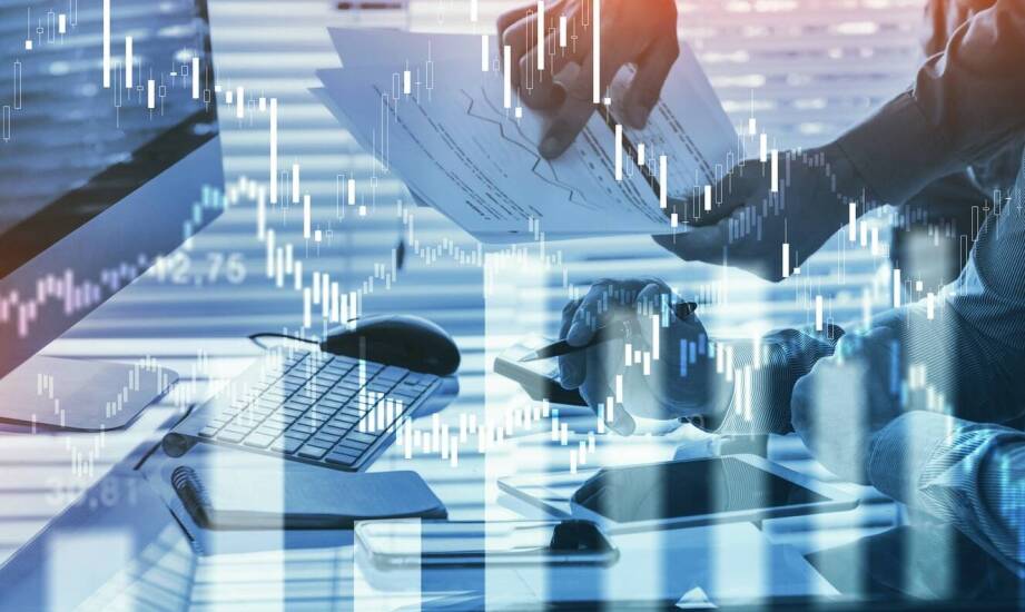 Jak kantor może pomóc klientom zabezpieczyć się przed niekorzystnymi zmianami kursu euro?