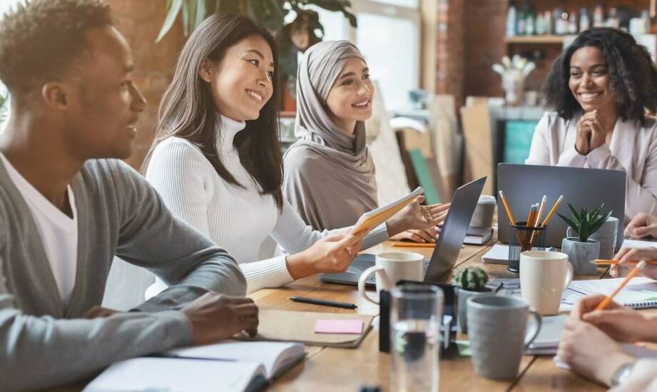 Znaczenie wygodnych ubrań roboczych dla efektywności zespołu