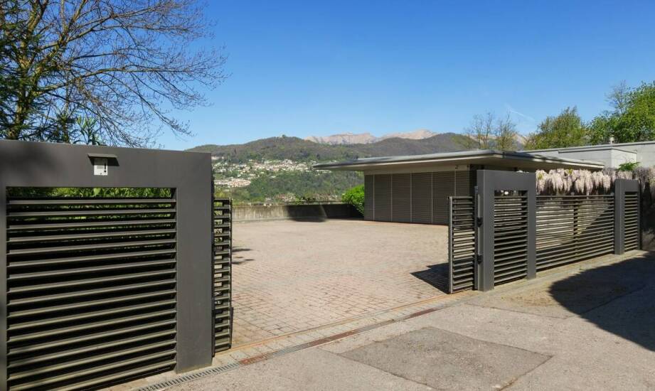 Różnorodność stylów bram ze stali nierdzewnej: jak dopasować do architektury budynku?