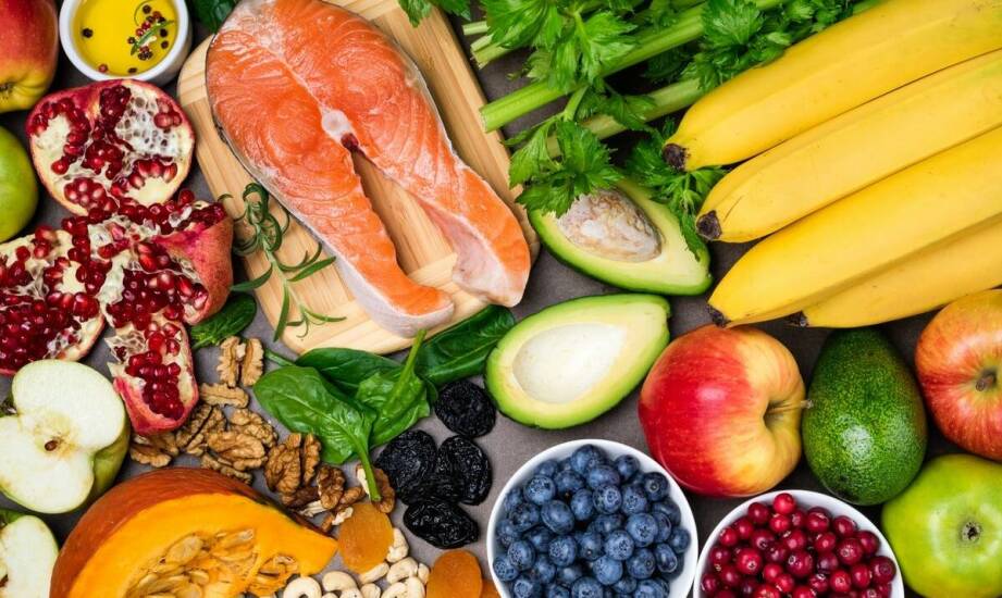 Wybór odpowiednich produktów spożywczych dla zdrowia stawów i redukcji kwasu moczowego