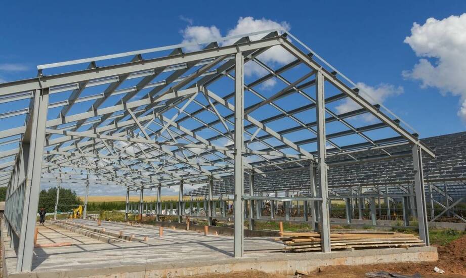 Zastosowanie hal stalowych w projektach infrastruktury transportowej